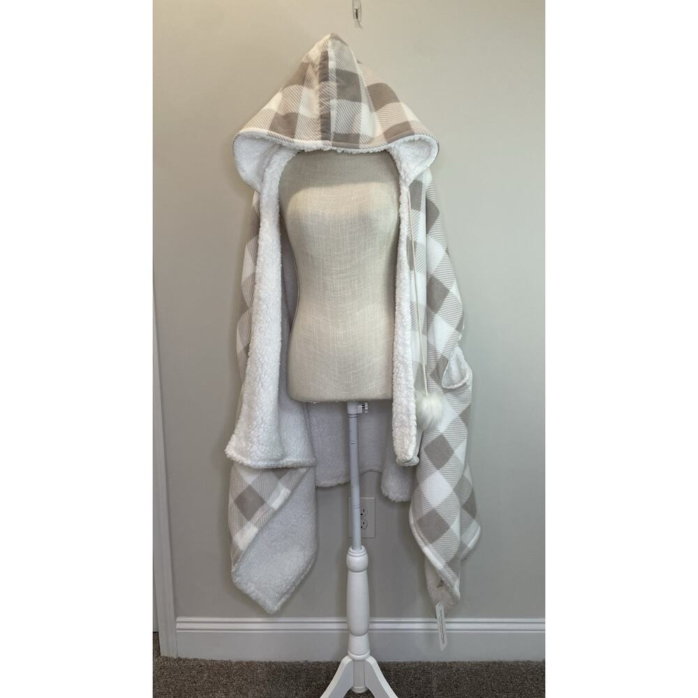 NWT $ 99.95 Soft Surroundings Taupe Plaid Wearable Throw Sherpa Poncho One Size - Picture 2 of 16